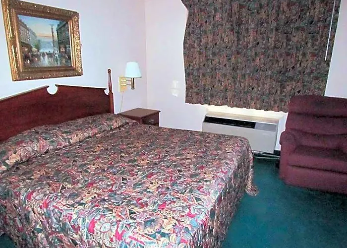 Western Inn & Suites Hampton