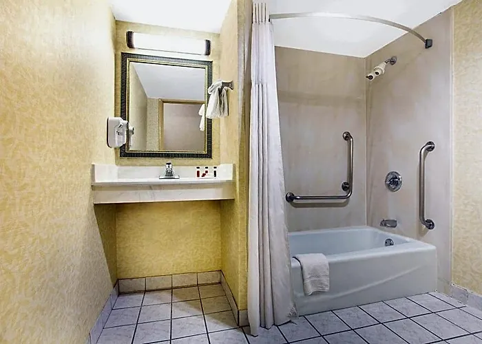 Days Inn By Wyndham College Park