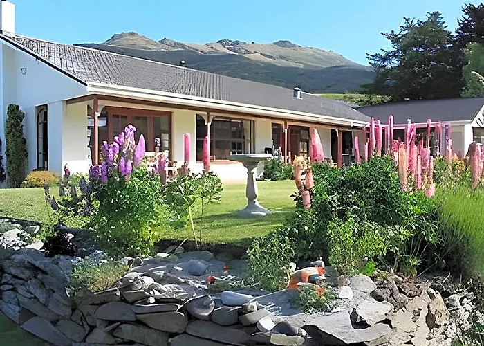 Castle Hill Lodge Bed & Breakfast