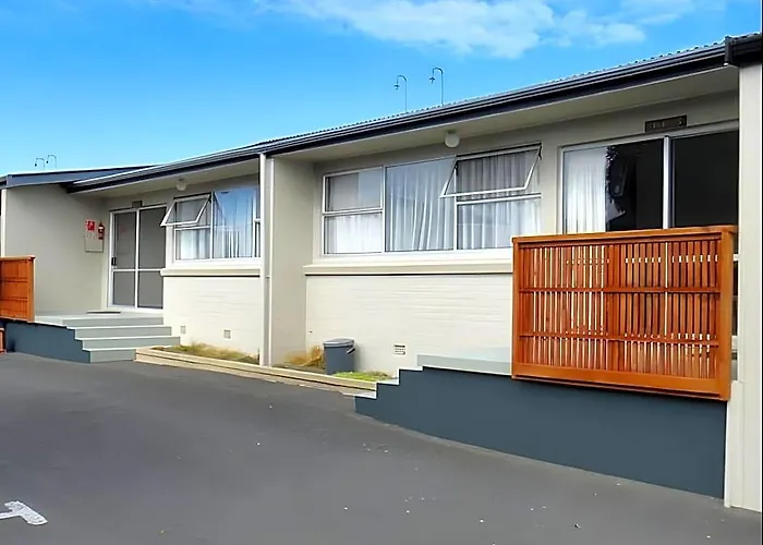 Blue Wave Motel
