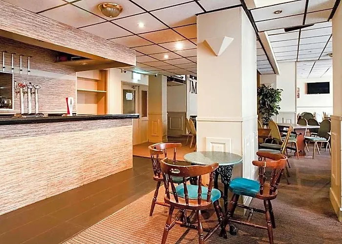 Commercial Hotel