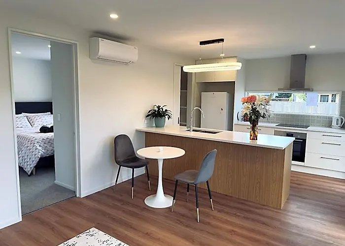Jks Charming Guesthouse