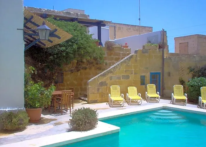 Spacious Comfortable, Traditional Villa- Large Private Pool, Terraces Views