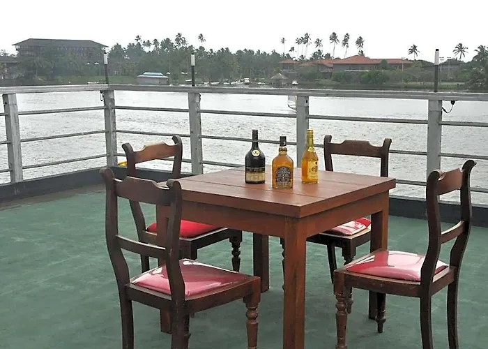 Luthmin River View Hotel