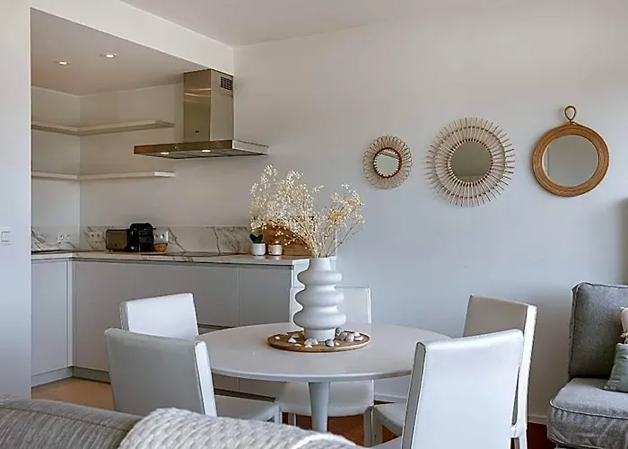 Bright Studio Just Steps From The Beach