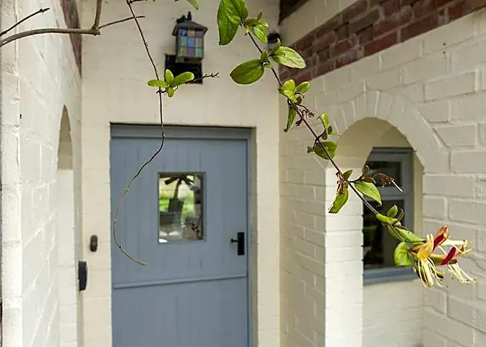 The Belltower Cottage By Oracle