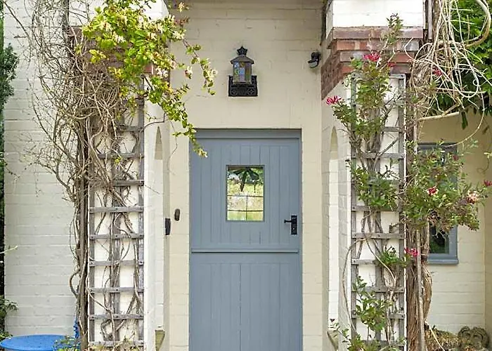 The Belltower Cottage By Oracle