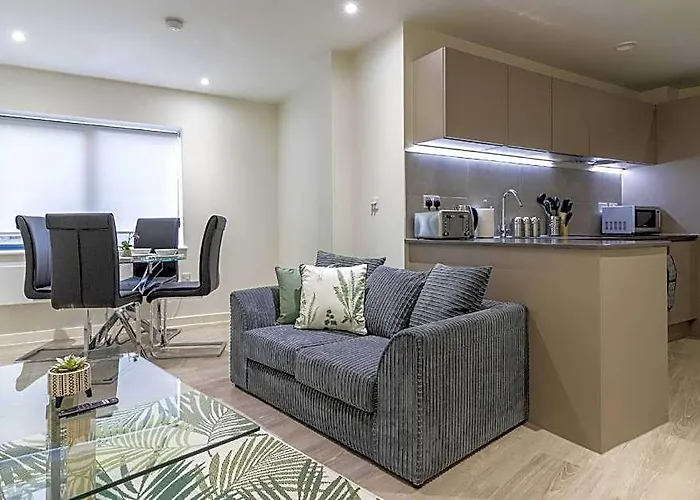 Opp Exeter - 11 Linacre House - Modern Living In The Heart Of A Historic City