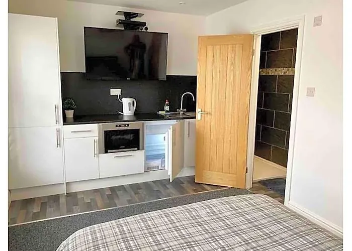 Hillcrest Studio Apartments