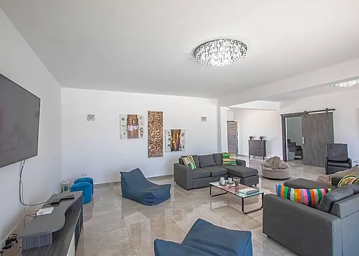 Villa Sienna, Fabulous 6Bdr Protaras Villa