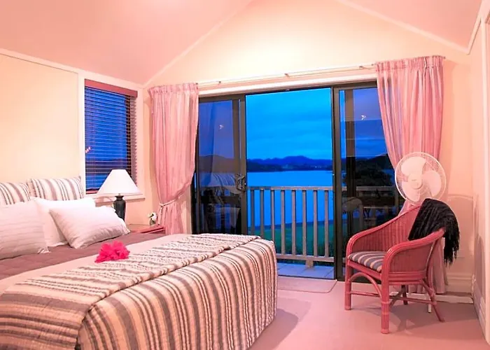 Pawhaoa Bay Lodge