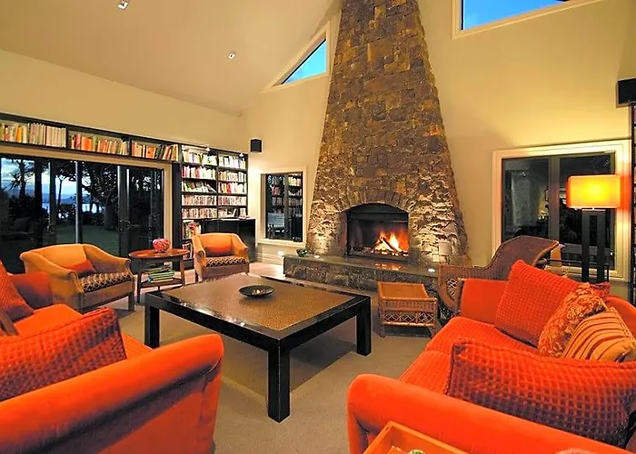 Pawhaoa Bay Lodge