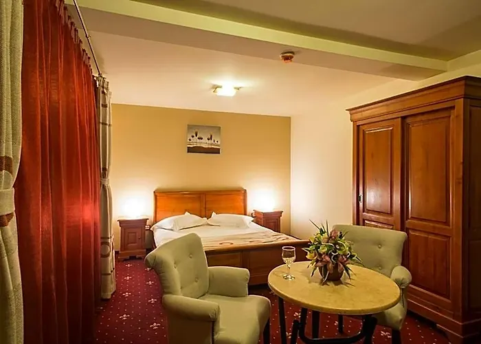 Red Hotel