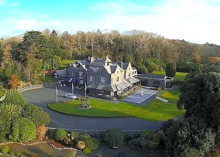 Bron Eifion Hotel