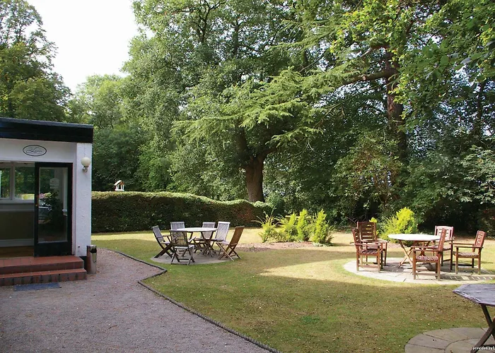 Cross Lanes Hotel