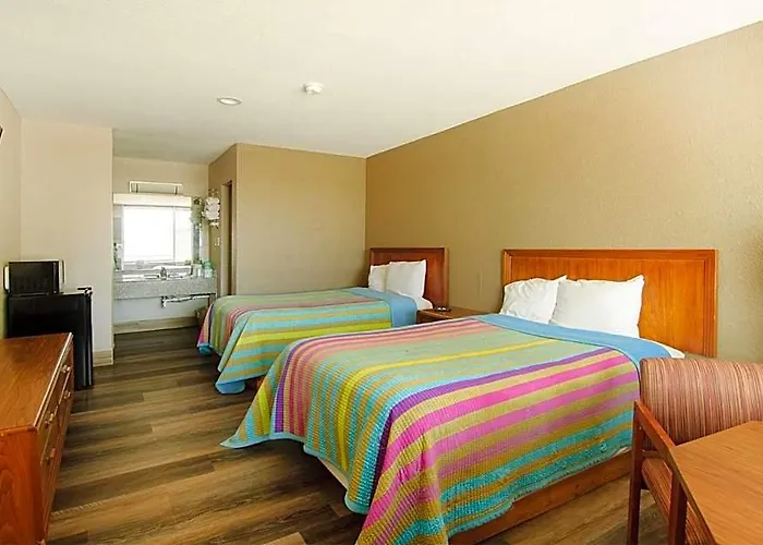 Town And Country Inn