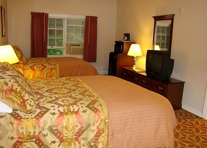 Ludlow Colonial Motel