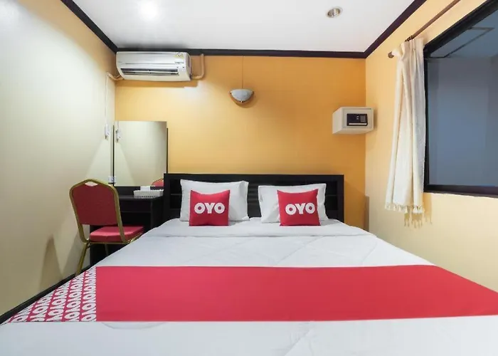 OYO 75327 Diyana Residence