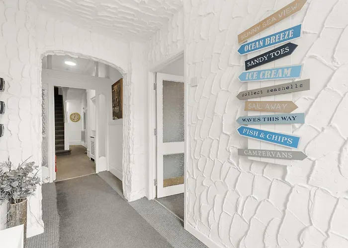 Ember House - Self Check-In, 2 Mins To The Beach