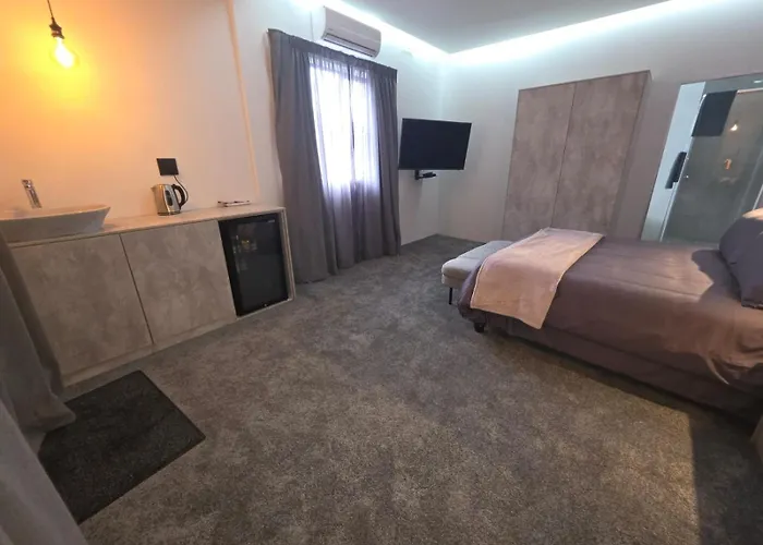 Terra Nova Suites And Spa