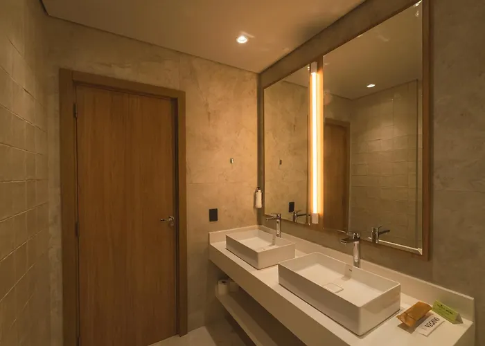 Mantra Hotel Vera Mt