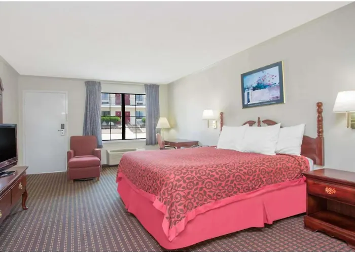 A Red Dot Inn Milledgeville