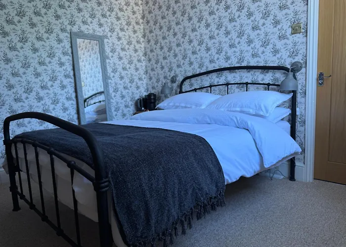 Whichcote Arms Hotel