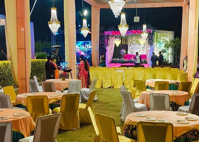 Vani Hotel Golden Petals