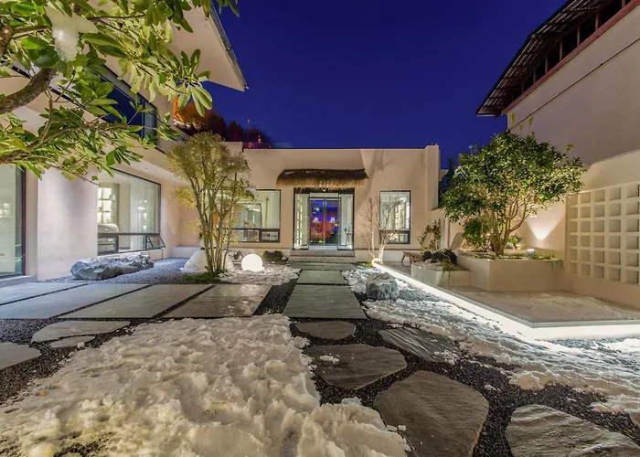 Shangri-La Designer Homestay Without Summer