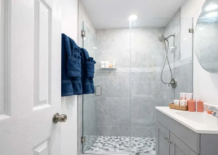 Ocean Hollywood Suites By The Gold Nests