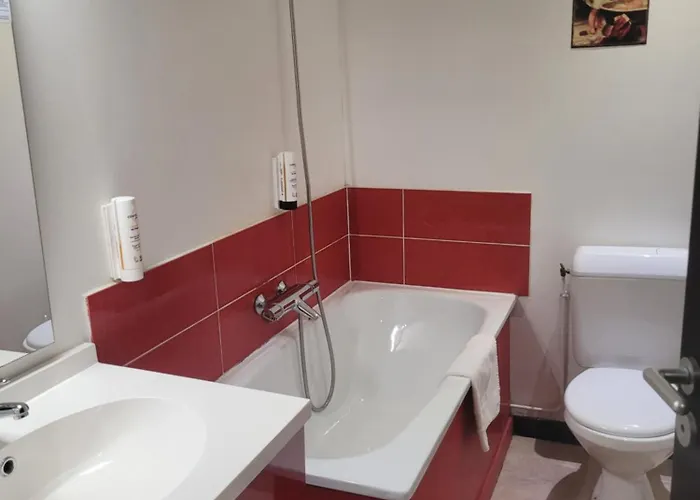Bomotel