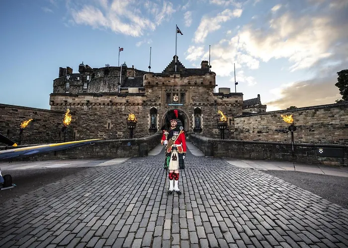 Holiday Inn Express Edinburgh City West By Ihg