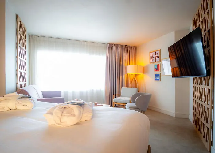 Mercure Saint Raphael Centre Plage