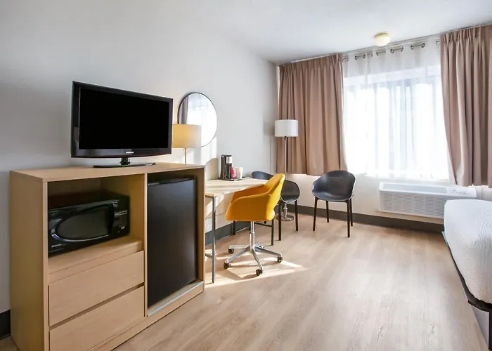 Days Inn By Wyndham Montreal Airport Conference Centre