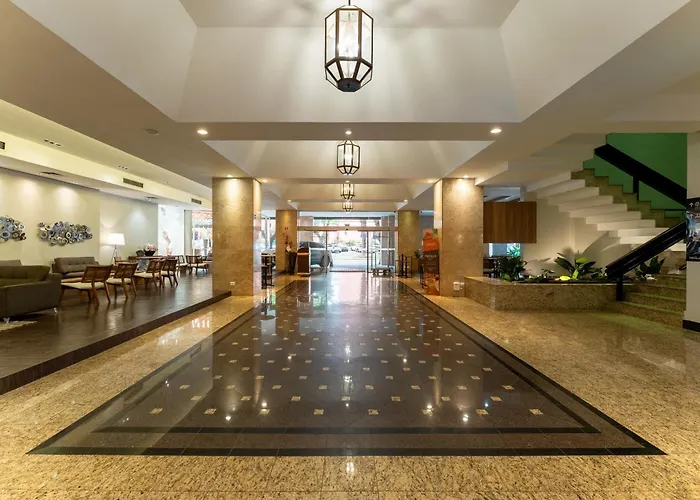 Hotel Deville Business Maringá