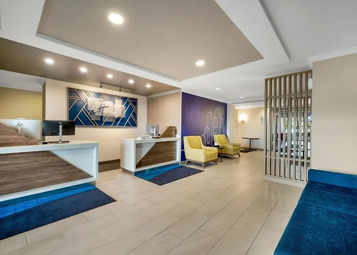 Holiday Inn Express & Suites Buffalo Airport By Ihg Cheektowaga