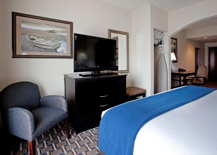 Holiday Inn Express & Suites Hope Mills-Fayetteville Airport By Ihg