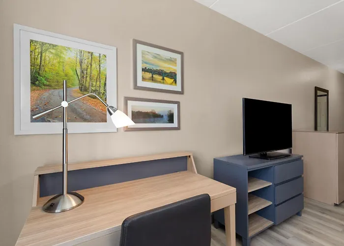 La Quinta Inn & Suites By Wyndam Knoxville West
