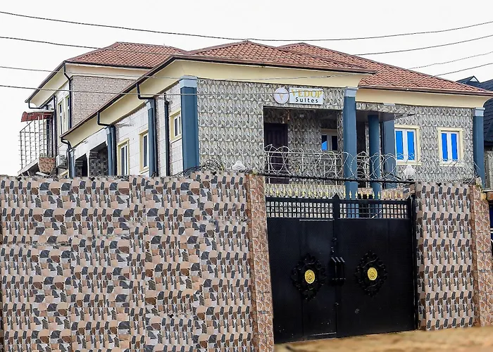 Family Size 2-Bedroom Diamond Suites In Vedop Hotel, Ota