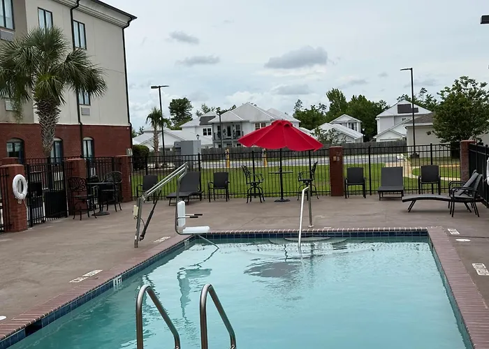 Holiday Inn Express Panama City - Tyndall