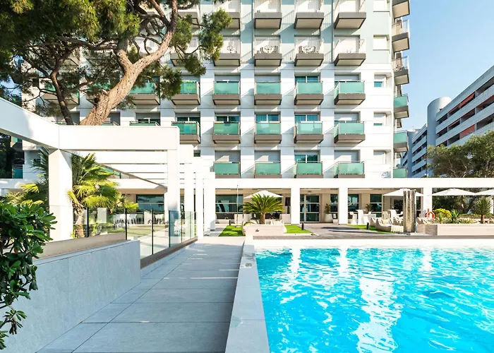 International Beach Hotel