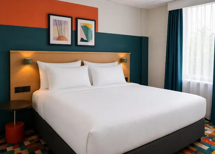 Garner Hotel Eight Acres Elgin