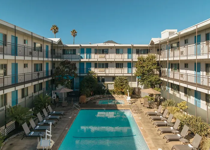 Marin Suites Hotel