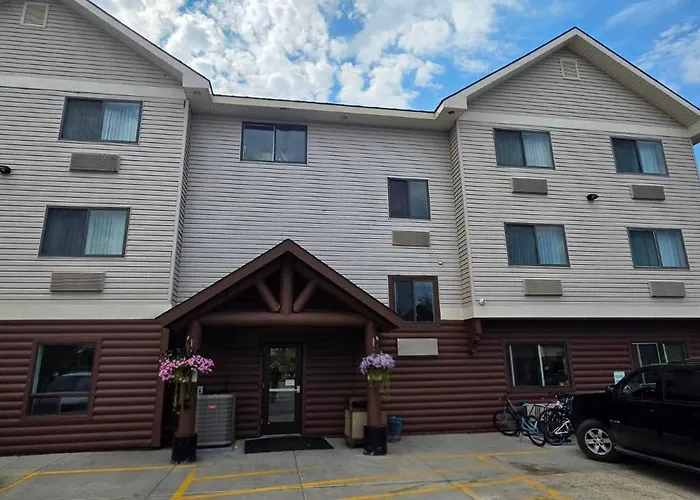 Yellowstone Lodge