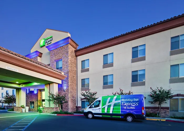 Holiday Inn Express & Suites Clovis Fresno Area By Ihg