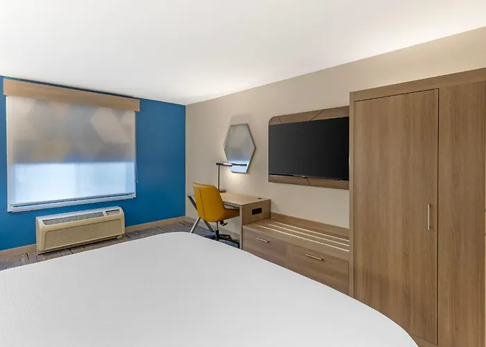 Holiday Inn Express & Suites Douglas By Ihg