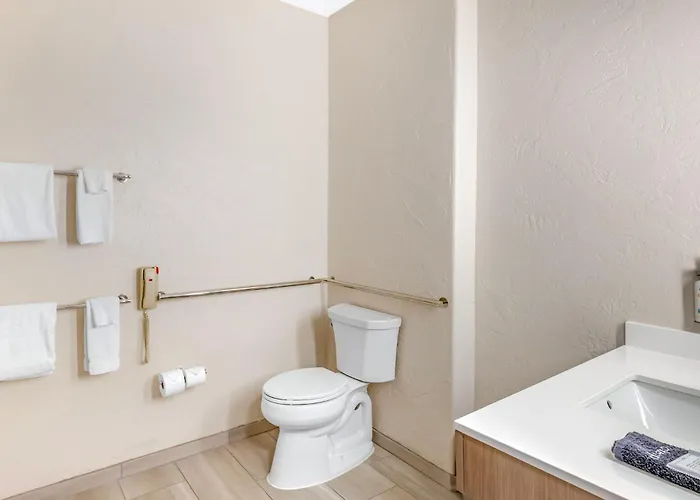 Holiday Inn Express & Suites Douglas By Ihg