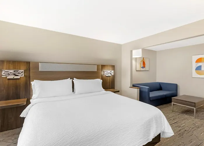 Holiday Inn Express & Suites Douglas By Ihg