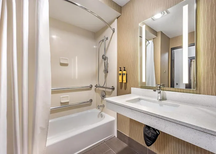 Best Western Plus Portland Airport Hotel & Suites