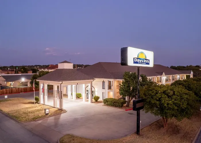 Days Inn By Wyndham Granbury
